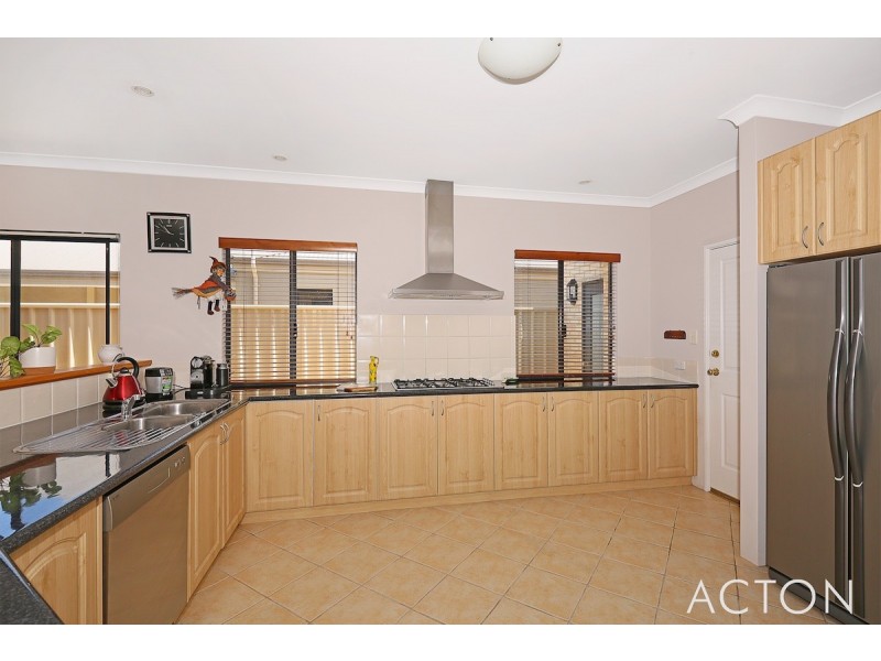 12 Premier Street, Dudley Park WA 6210