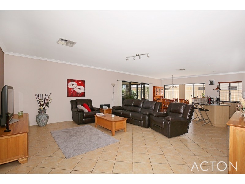 12 Premier Street, Dudley Park WA 6210