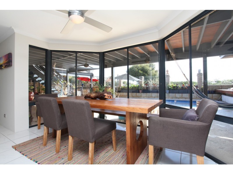 3 Sandy Cove, Halls Head WA 6210