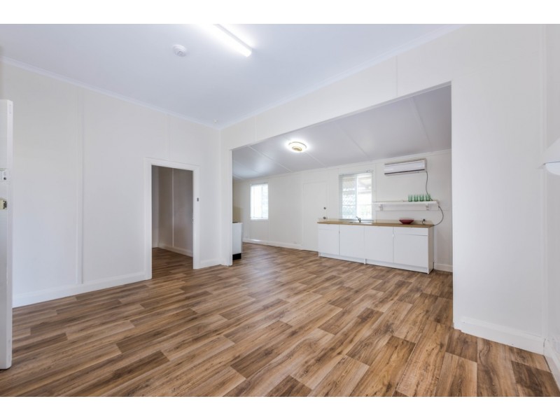 9 Boundary Road, Dudley Park WA 6210