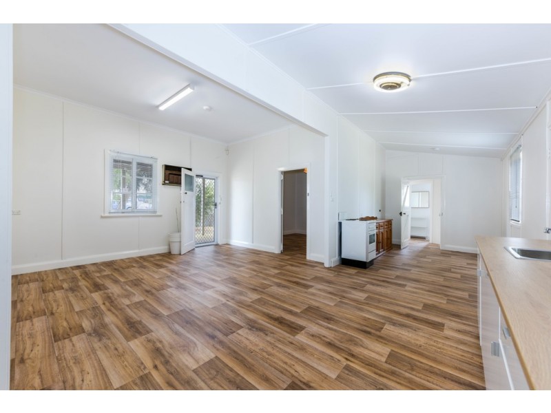 9 Boundary Road, Dudley Park WA 6210