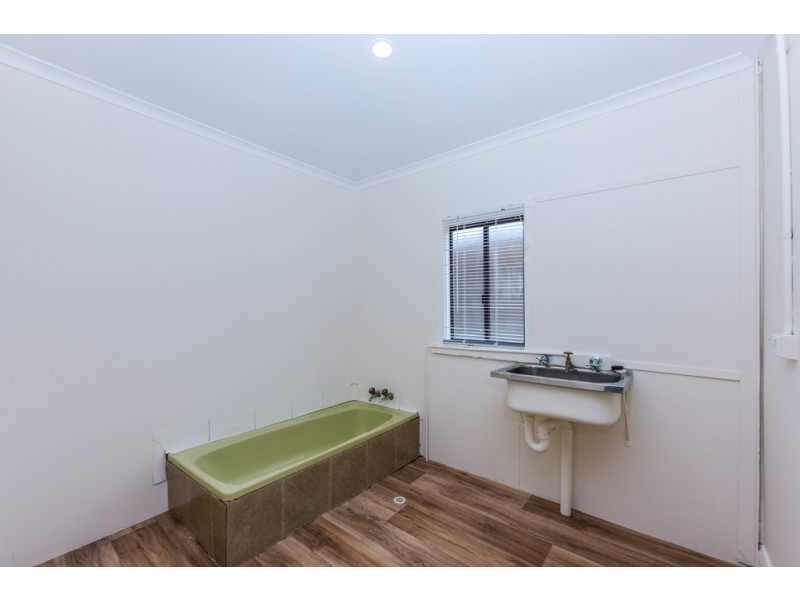 9 Boundary Road, Dudley Park WA 6210