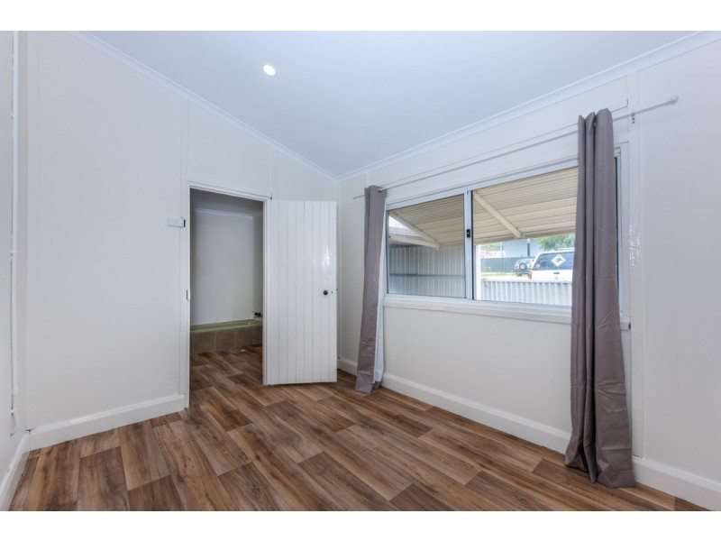 9 Boundary Road, Dudley Park WA 6210