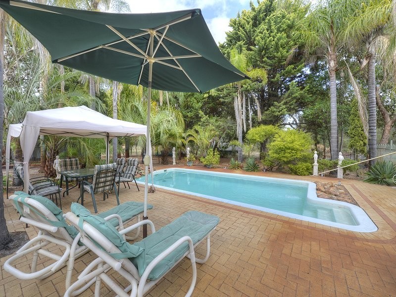 23 Flinders Close, Barragup WA 6209