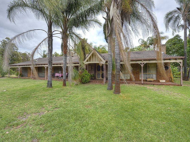 23 Flinders Close, Barragup WA 6209