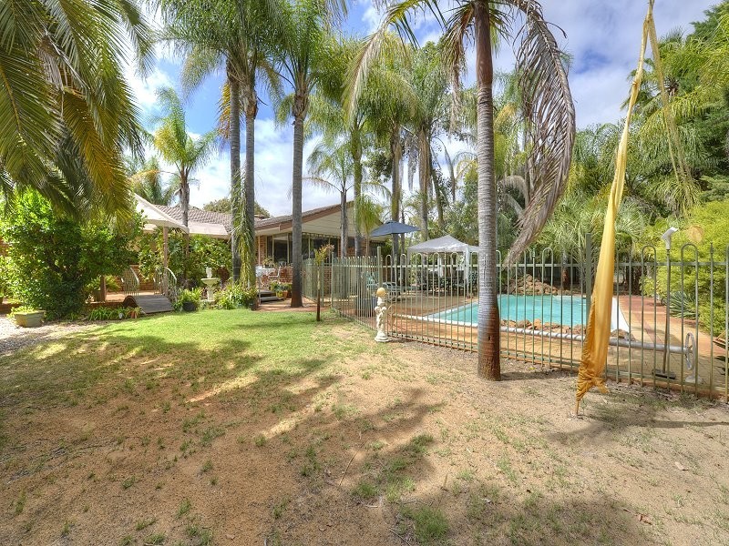 23 Flinders Close, Barragup WA 6209
