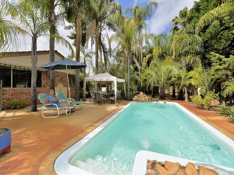 23 Flinders Close, Barragup WA 6209