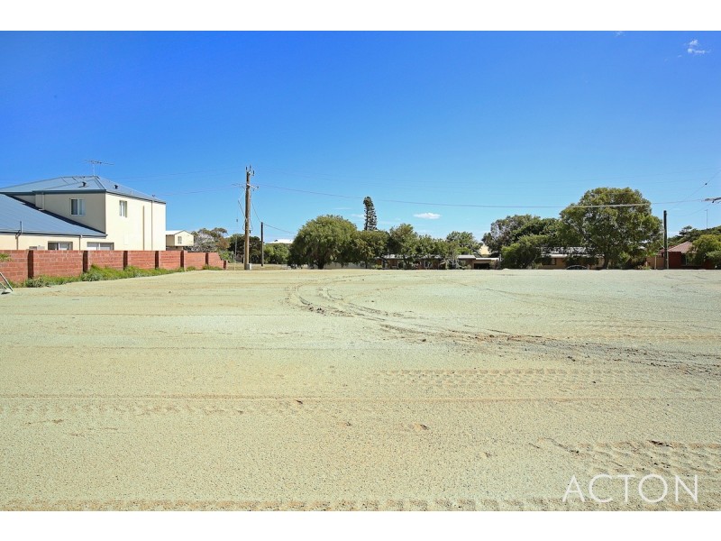 13 Oversby Street, Halls Head WA 6210