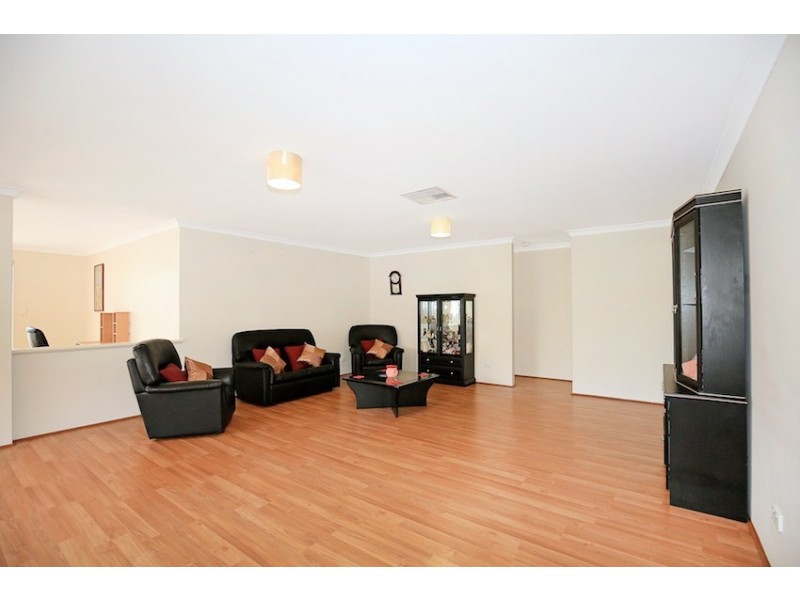 2 Capilano Court, Meadow Springs WA 6210