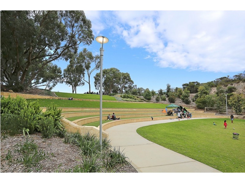 2 Capilano Court, Meadow Springs WA 6210