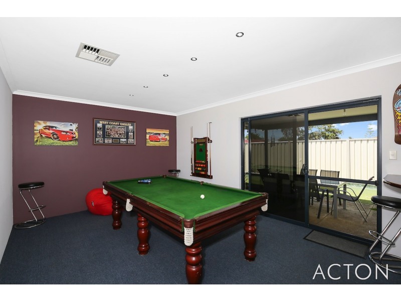 50 Paradise CIrcuit, Halls Head WA 6210