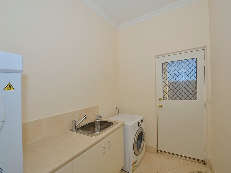 103 Boardwalk Boulevarde, Halls Head WA 6210