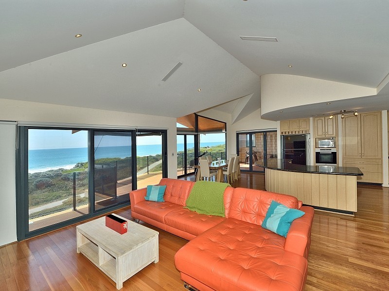 103 Boardwalk Boulevarde, Halls Head WA 6210