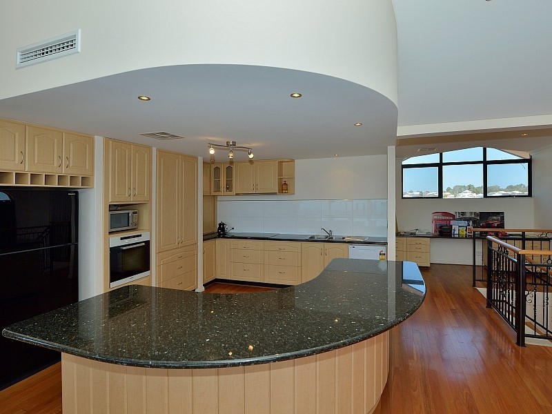103 Boardwalk Boulevarde, Halls Head WA 6210