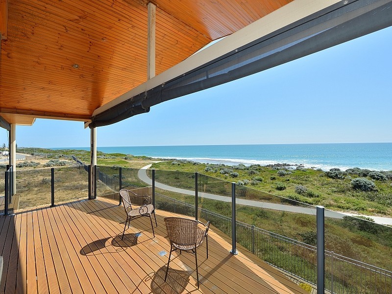 103 Boardwalk Boulevarde, Halls Head WA 6210