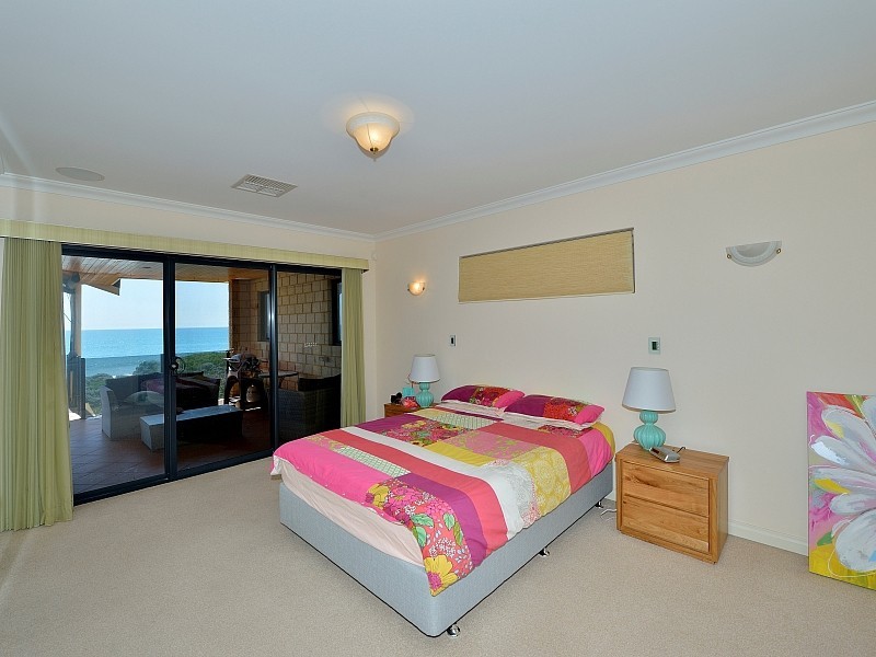 103 Boardwalk Boulevarde, Halls Head WA 6210