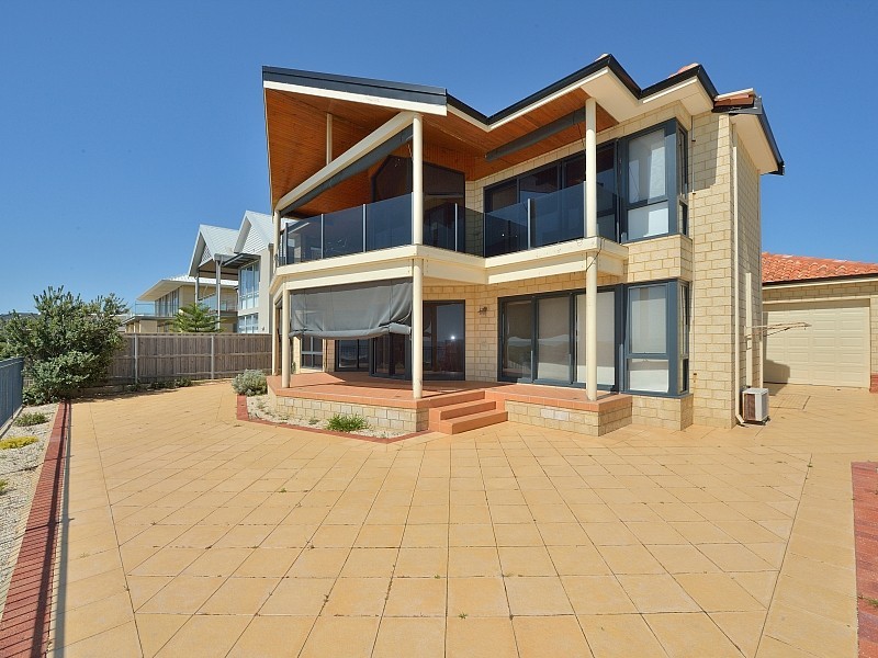 103 Boardwalk Boulevarde, Halls Head WA 6210