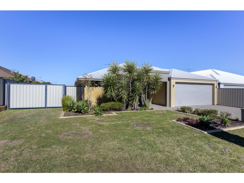 4 Bamburgh Turn, Meadow Springs WA 6210