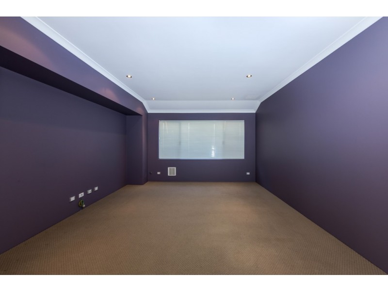 4 Bamburgh Turn, Meadow Springs WA 6210