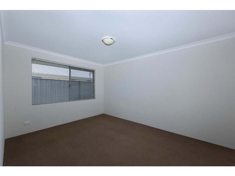 4 Bamburgh Turn, Meadow Springs WA 6210