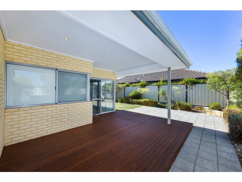 4 Bamburgh Turn, Meadow Springs WA 6210