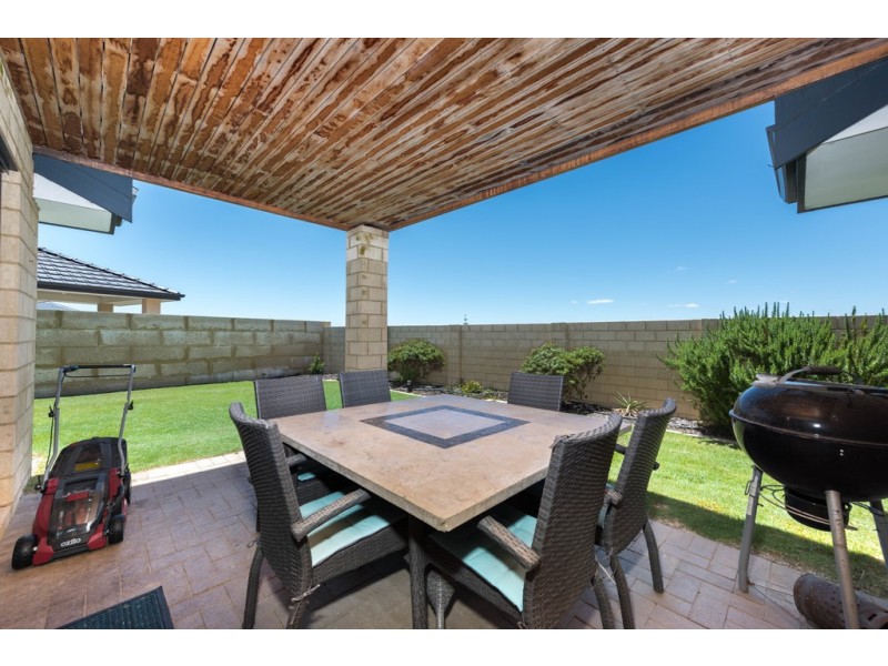 33 Paperbark Way, Wannanup WA 6210