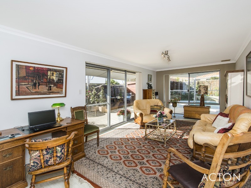 74 Seascapes Boulevard, Halls Head WA 6210