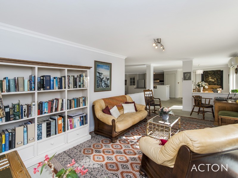 74 Seascapes Boulevard, Halls Head WA 6210