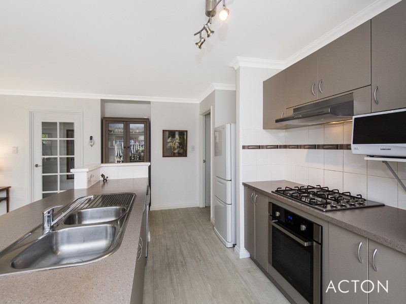 74 Seascapes Boulevard, Halls Head WA 6210