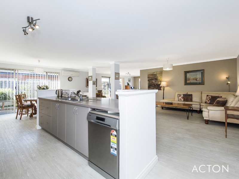 74 Seascapes Boulevard, Halls Head WA 6210