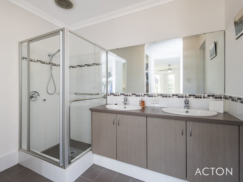74 Seascapes Boulevard, Halls Head WA 6210