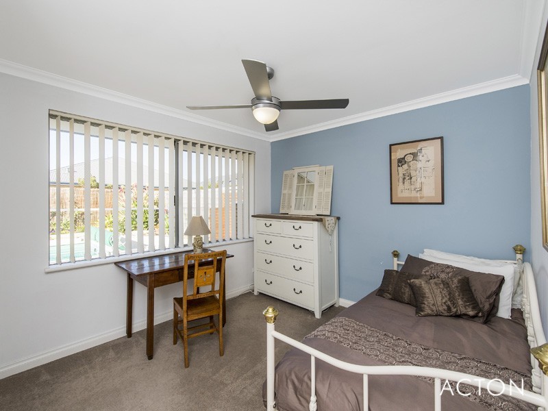 74 Seascapes Boulevard, Halls Head WA 6210