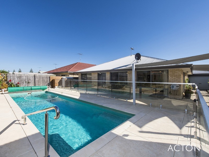 74 Seascapes Boulevard, Halls Head WA 6210