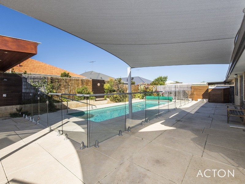 74 Seascapes Boulevard, Halls Head WA 6210