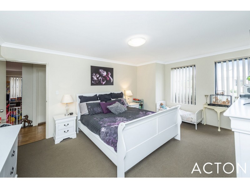 22 Anhinga Trail, Dudley Park WA 6210