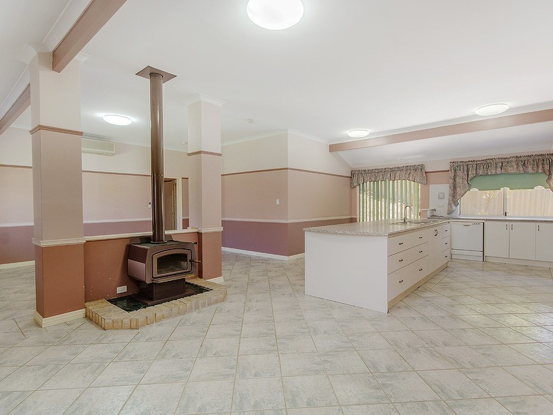 173 Crystaluna Drive, Golden Bay WA 6174