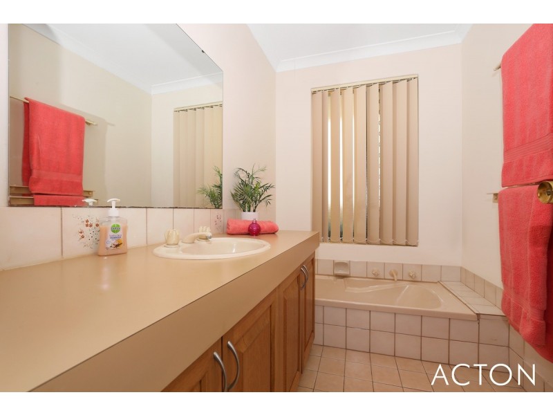 1/11 Valentino Close, Greenfields WA 6210