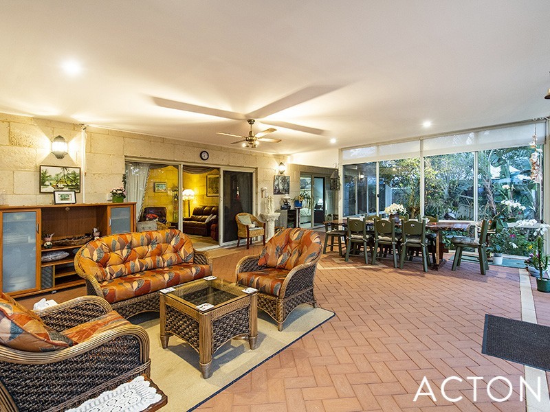 21 Rodoreda Crescent, Ravenswood WA 6208