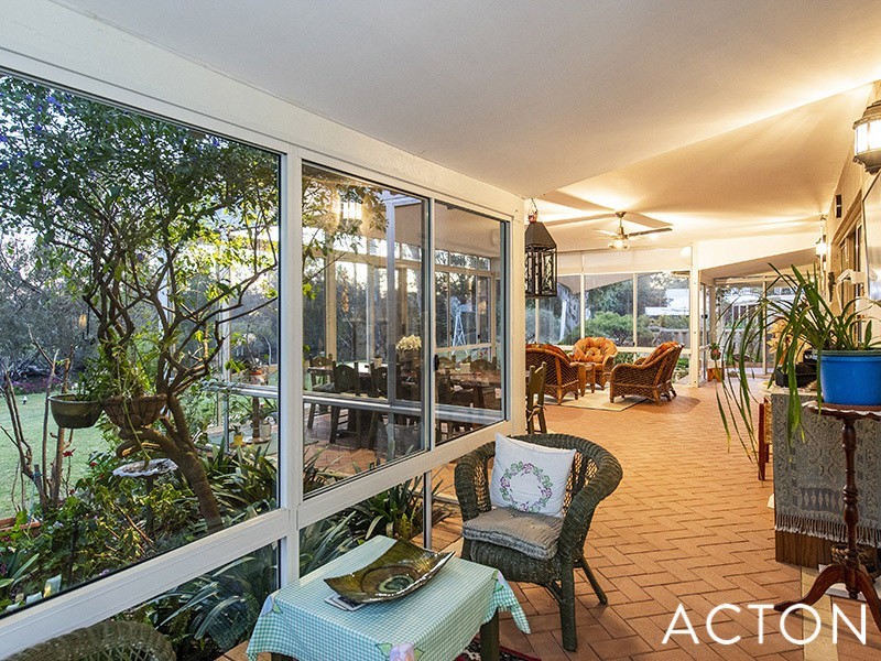 21 Rodoreda Crescent, Ravenswood WA 6208