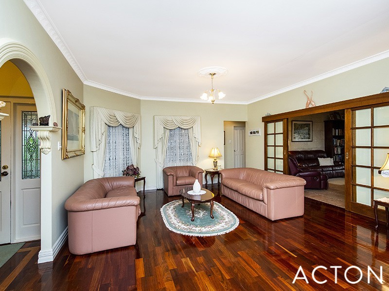 21 Rodoreda Crescent, Ravenswood WA 6208