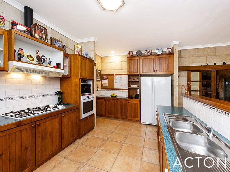 21 Rodoreda Crescent, Ravenswood WA 6208