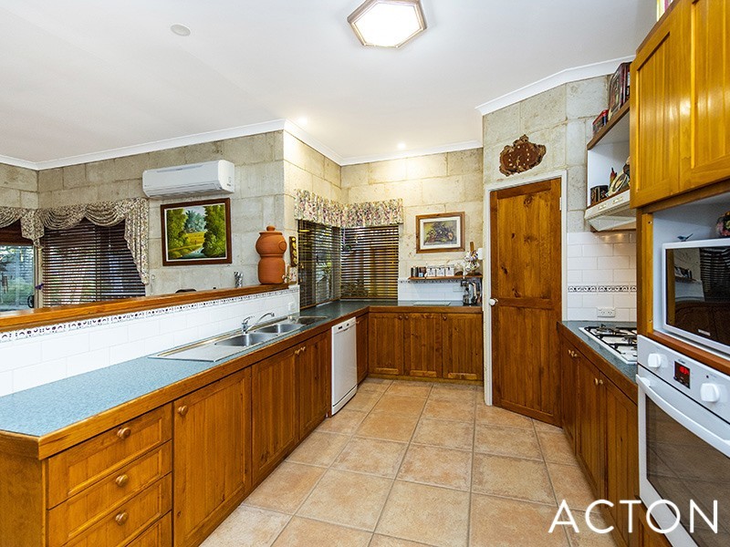 21 Rodoreda Crescent, Ravenswood WA 6208