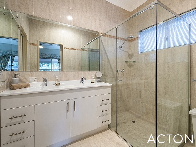 21 Rodoreda Crescent, Ravenswood WA 6208