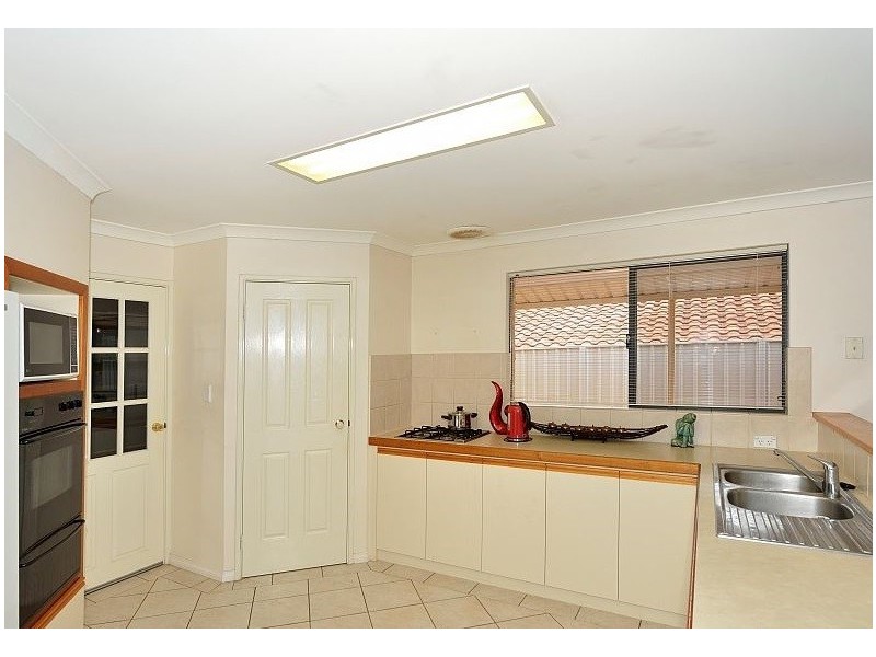 44 Paradise Circuit, Halls Head WA 6210