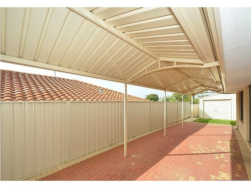 44 Paradise Circuit, Halls Head WA 6210