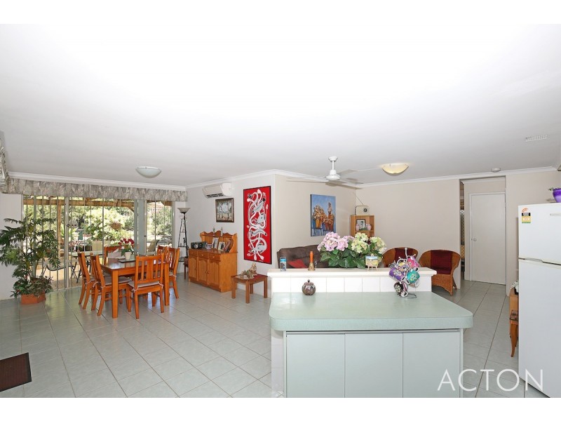 36 Casuarina Drive, Halls Head WA 6210