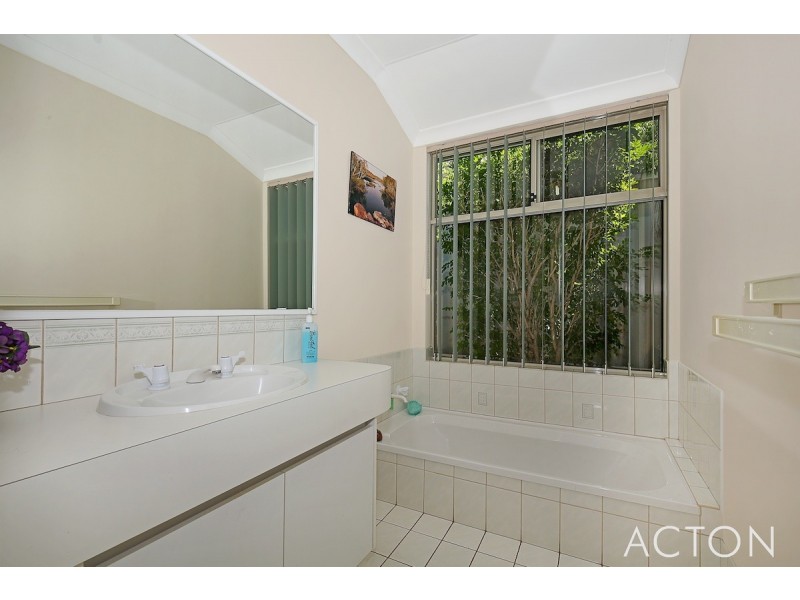 36 Casuarina Drive, Halls Head WA 6210