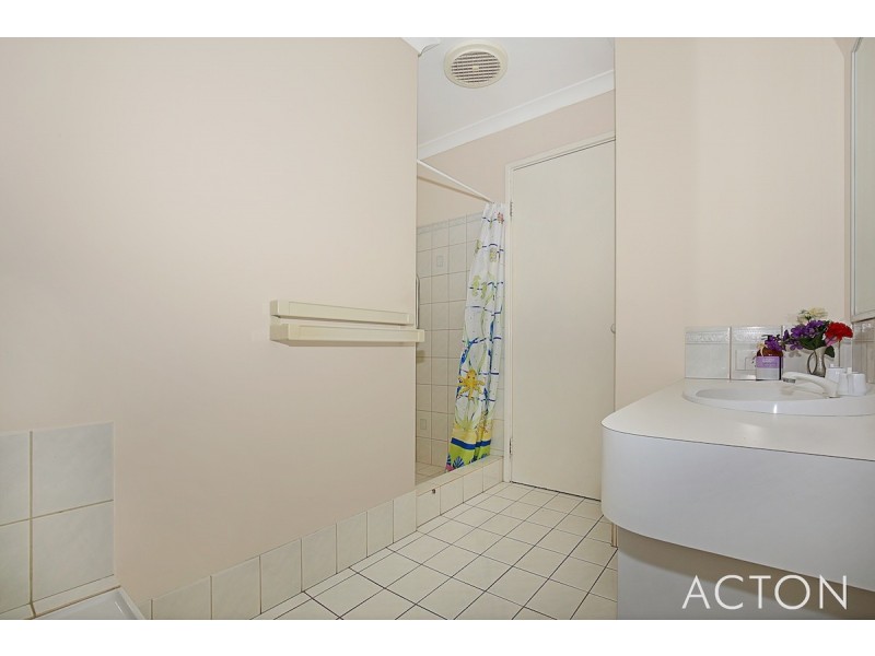 36 Casuarina Drive, Halls Head WA 6210