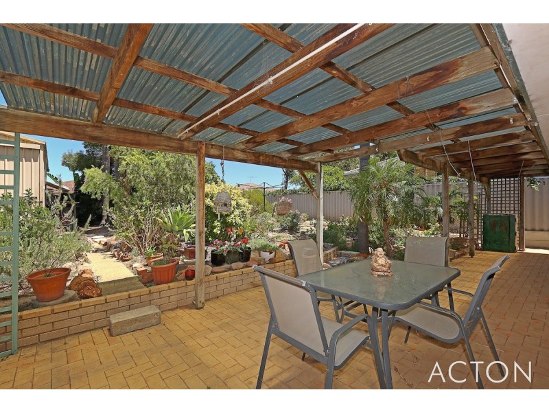 36 Casuarina Drive, Halls Head WA 6210