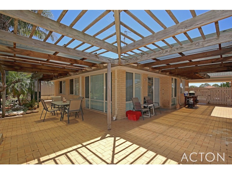 36 Casuarina Drive, Halls Head WA 6210